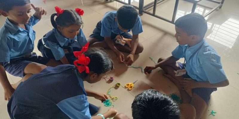 हर घर तिरंगा राखी बनवणे